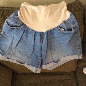 Maternity shorts